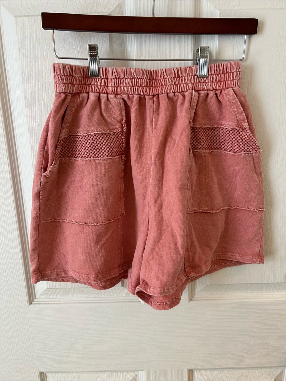 J HER MINERAL WASH SHORTS FRONT POCKET WITH MESh POINT-CORAL SZ:M